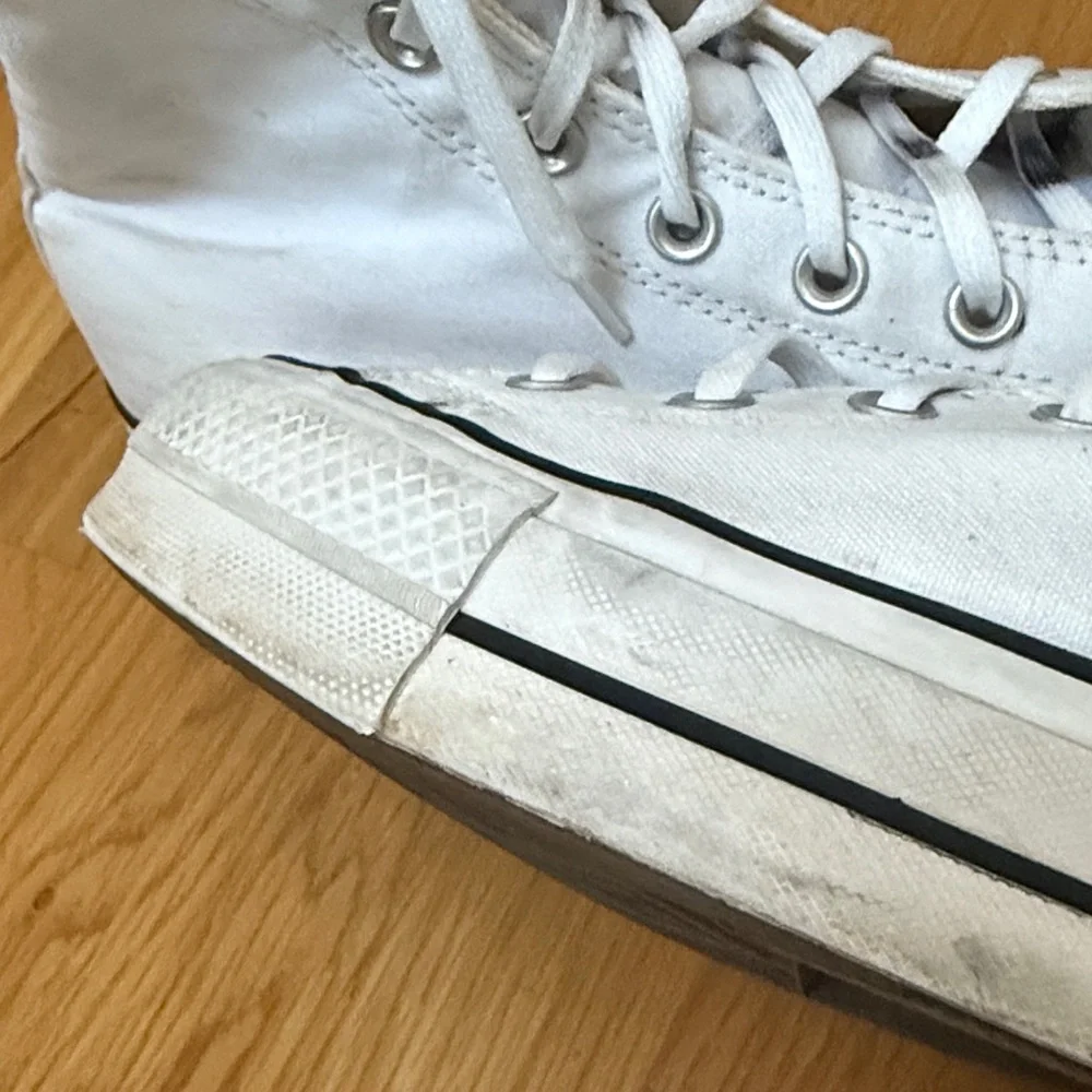 Converse All Star White Canvas High-Tops. Size 8.5 - Picture 5 of 12